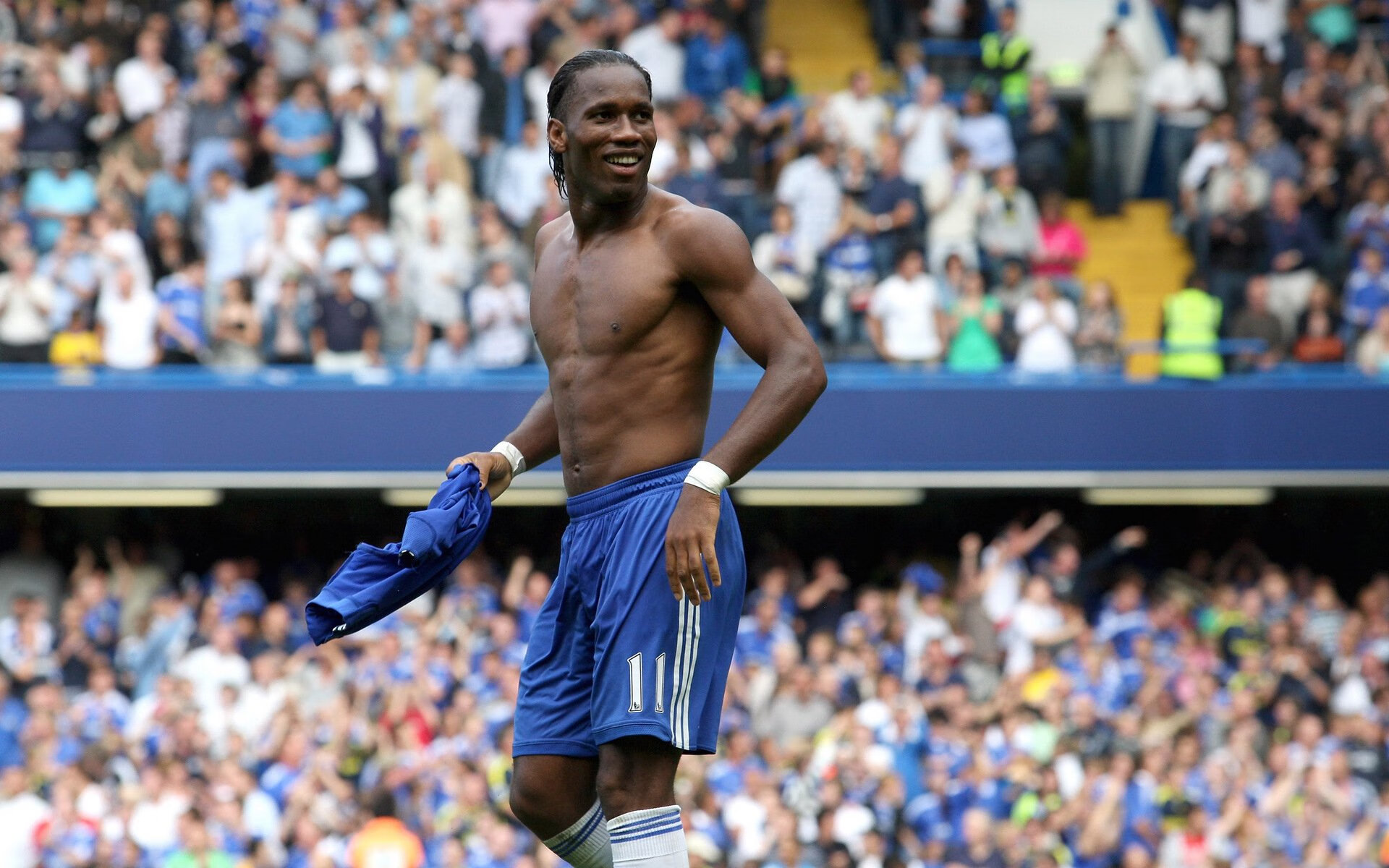 “团队精神:幕后英雄的坚韧守护”,这才是团队精神