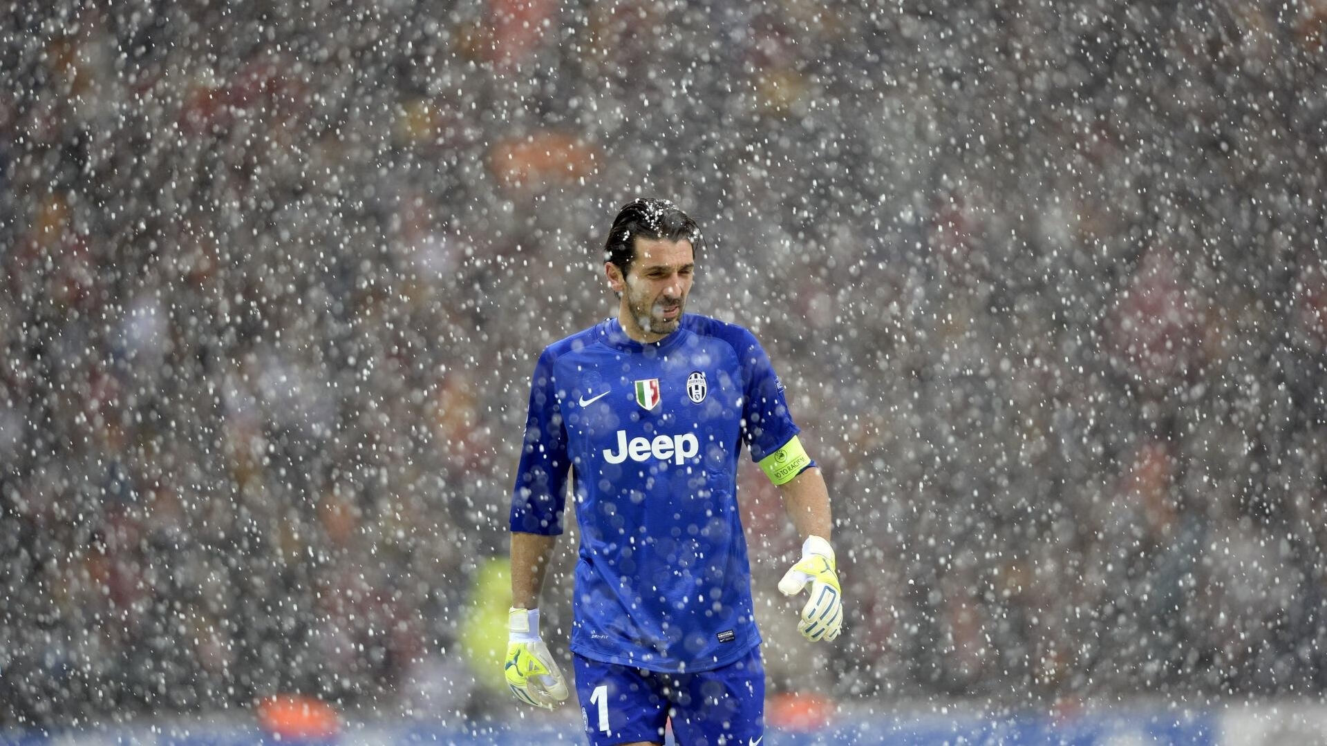 “嗨翻全场:最热血的比赛场面盘点”,热血比赛文案