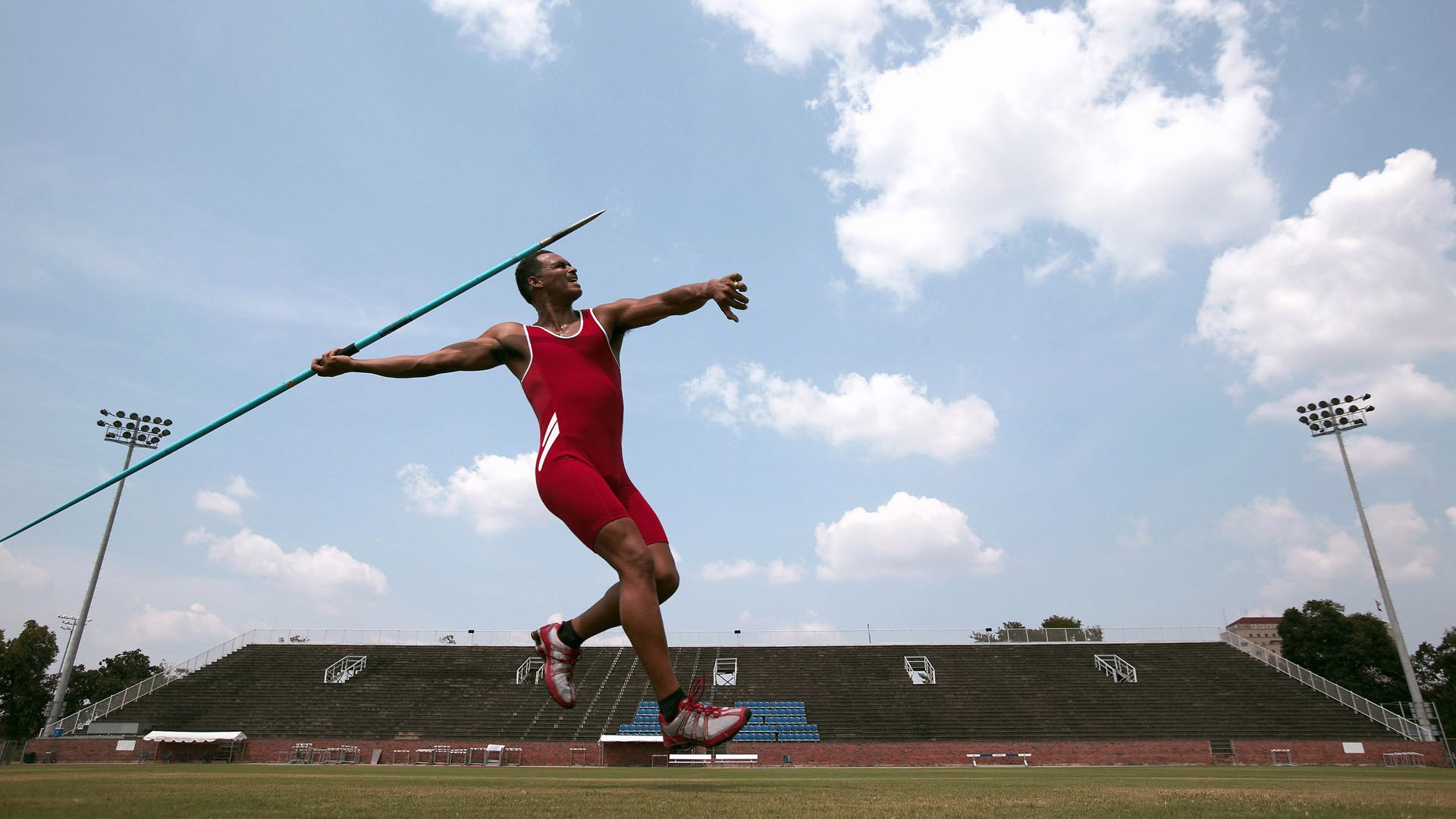 “光影交错”——赛场中的奇幻瞬间，光影交错比喻什么
