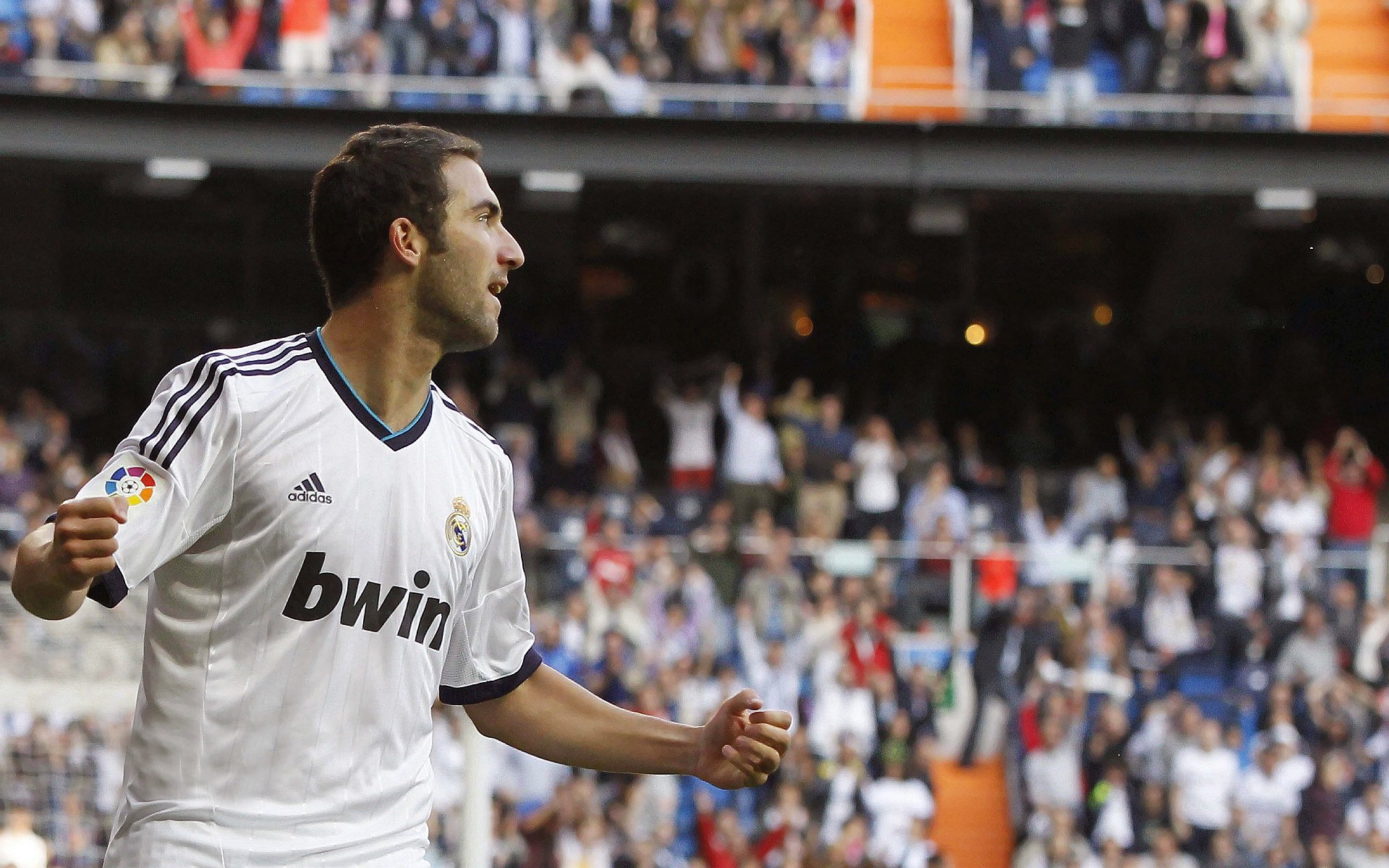 虚拟主播电竞争霸赛引发热潮，创新玩法备受关注，虚拟主播打游戏是真人在打吗